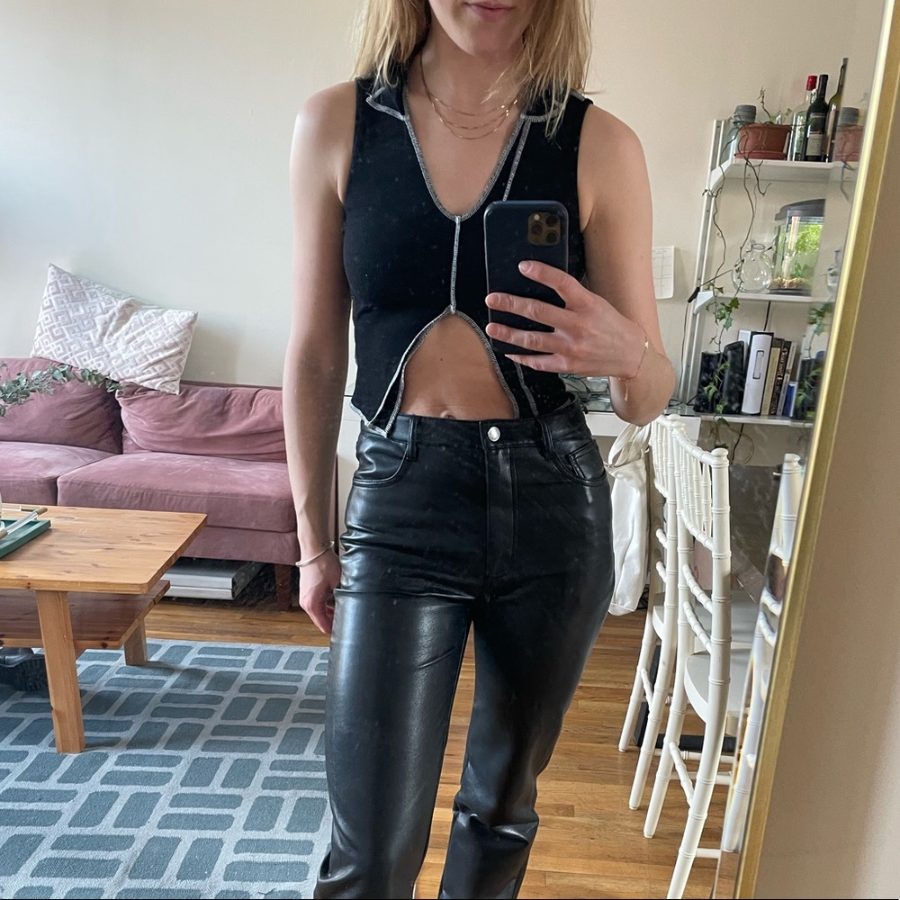 Black Contrast stitch collared crop tank